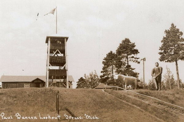 Paul Bunyan Lookout (Paul Bunyan & Babe The Blue Ox) - Old Postcard View (newer photo)